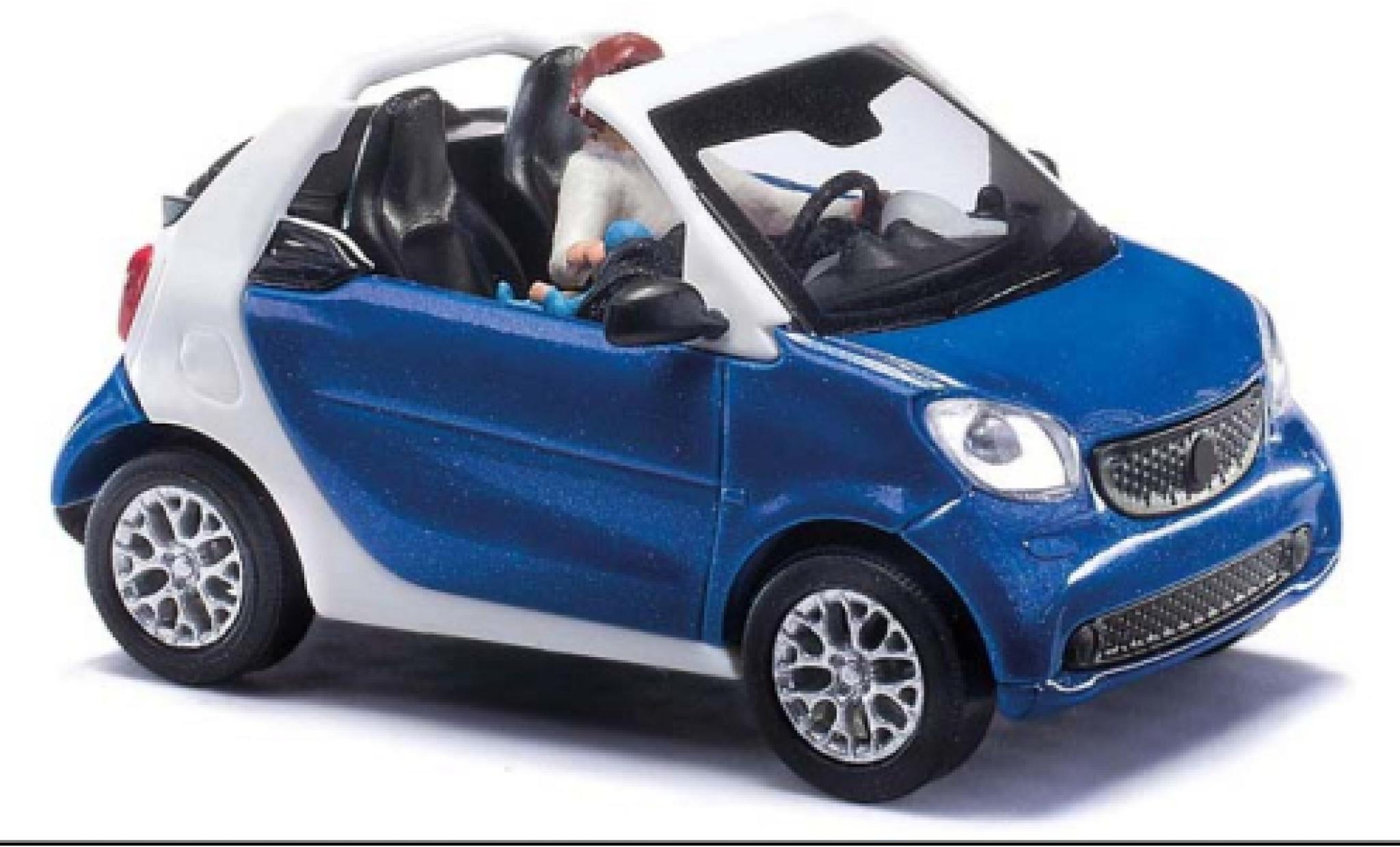 Smart ForTwo 1/87 Busch Fortwo cabriolet blauw fonc&eacute; 2015 modelauto