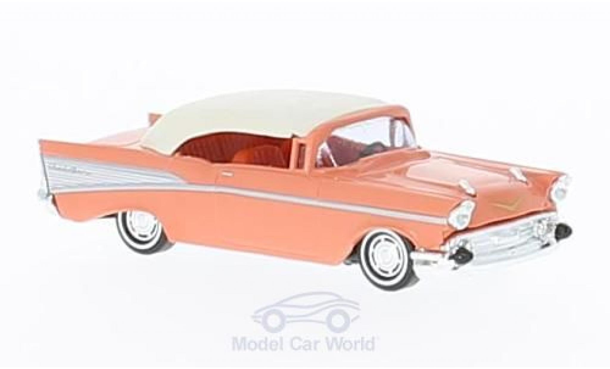 Chevrolet Bel Air 1957 1/87 Busch Cabrio roze/wit 1957 modelauto