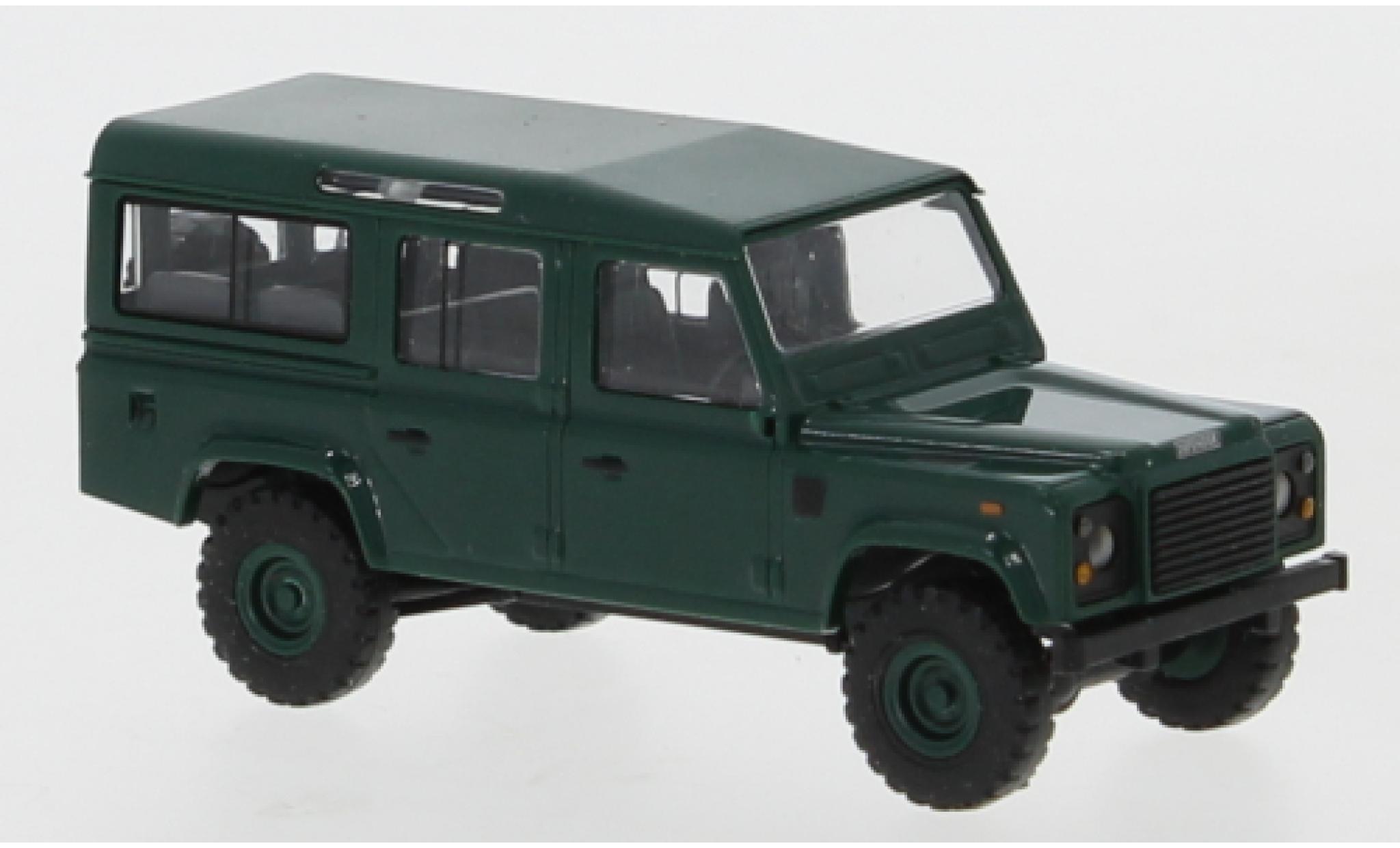 Land Rover Defender 1/87 Busch 110 groen/matt-groen RHD 1983 v&eacute;hicule le Queen modelauto