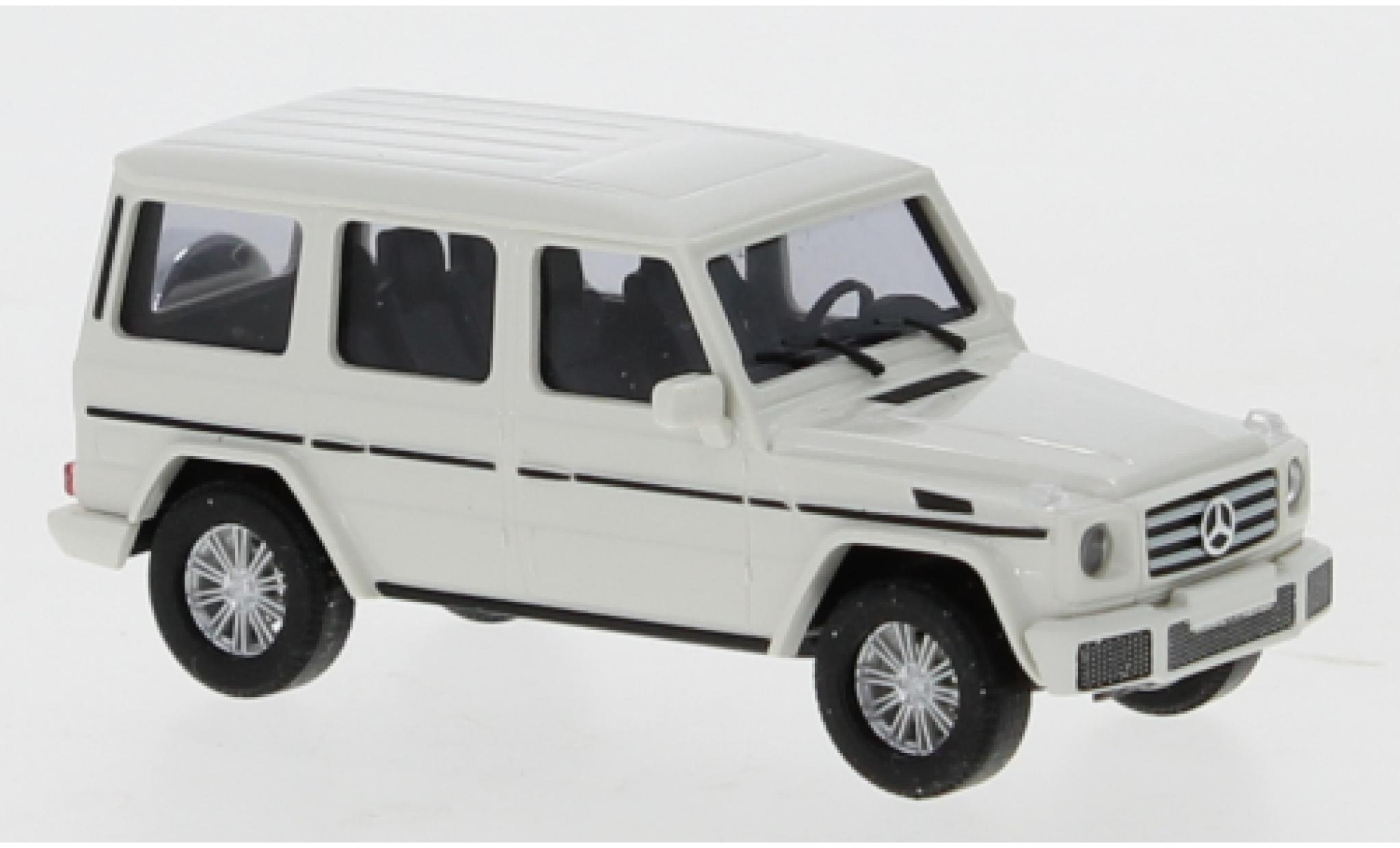 Mercedes Classe G 1/87 Busch (W463) wit avec plus Sto&szlig;stange modelauto