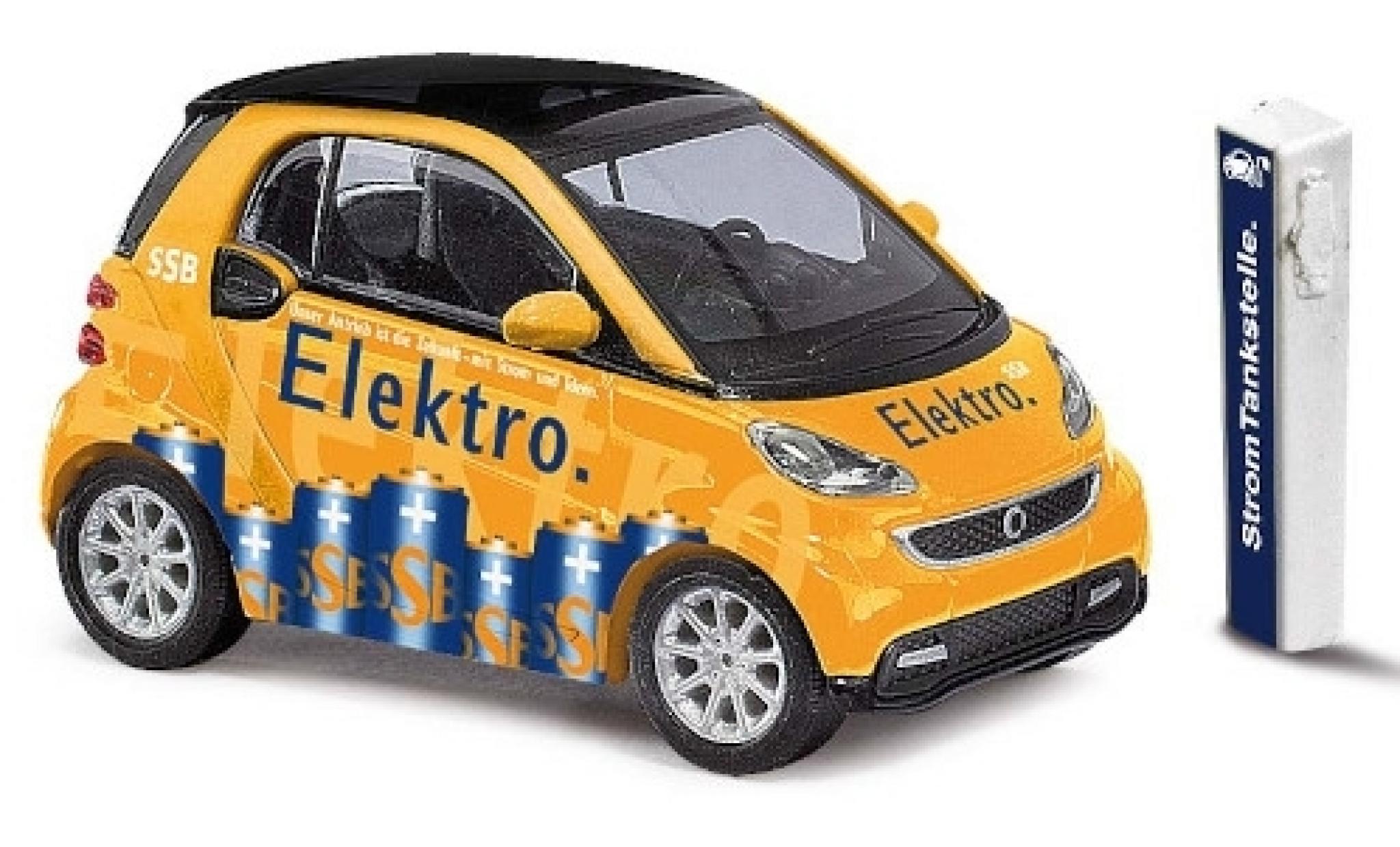 Smart ForTwo 1/87 Busch Fortwo SSB 2012 avec Zapfs&auml;ule modelauto