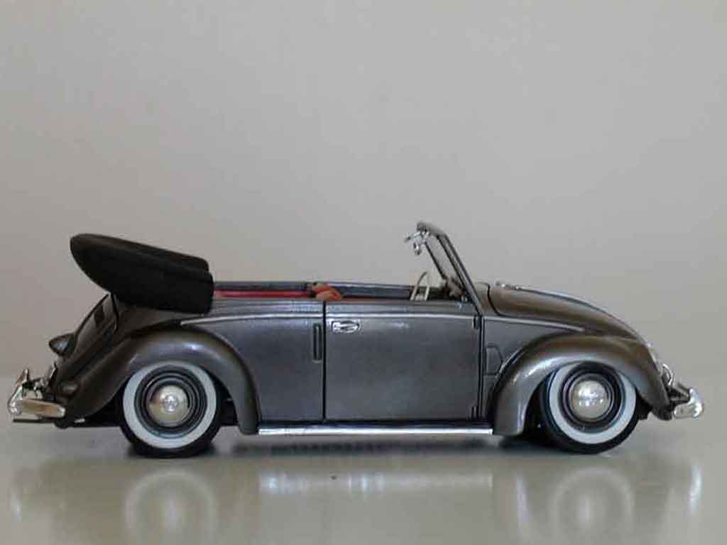 Volkswagen Kafer Base Coccinelle Cabriolet 51 grijs metallic 1/18 Maisto