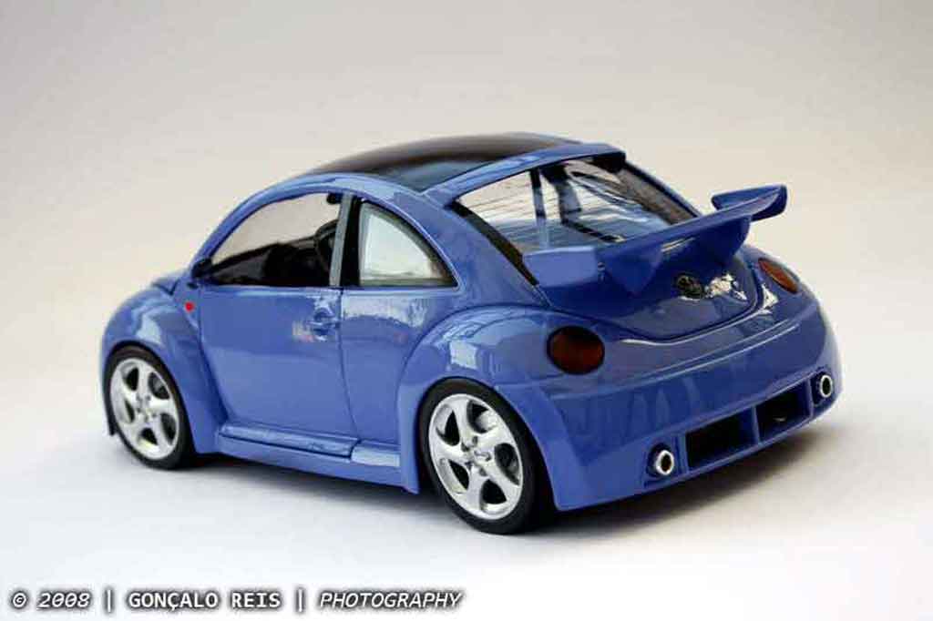 Volkswagen New Beetle RSI cup street edition 1/18 Burago