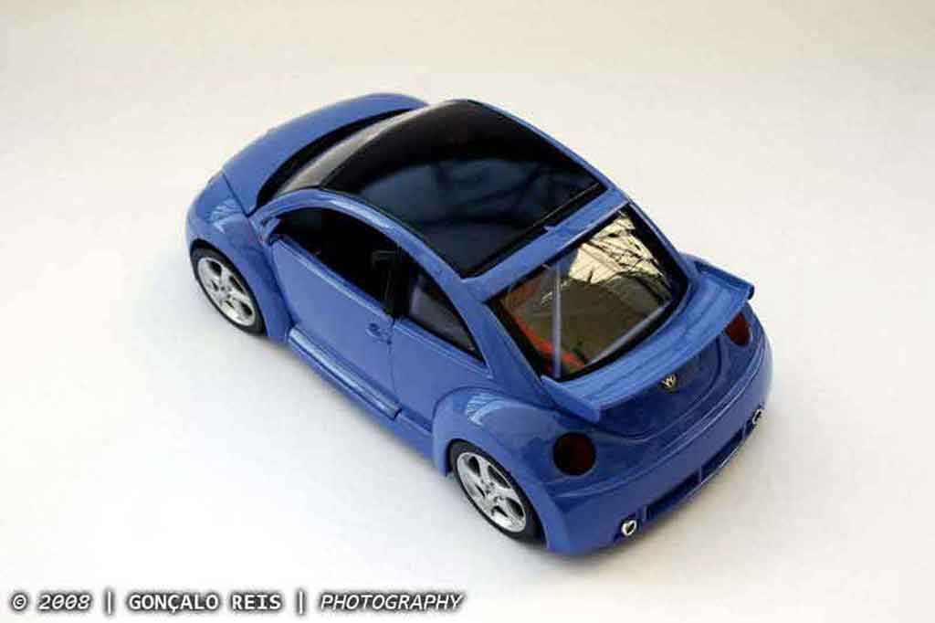 Volkswagen New Beetle RSI cup street edition 1/18 Burago