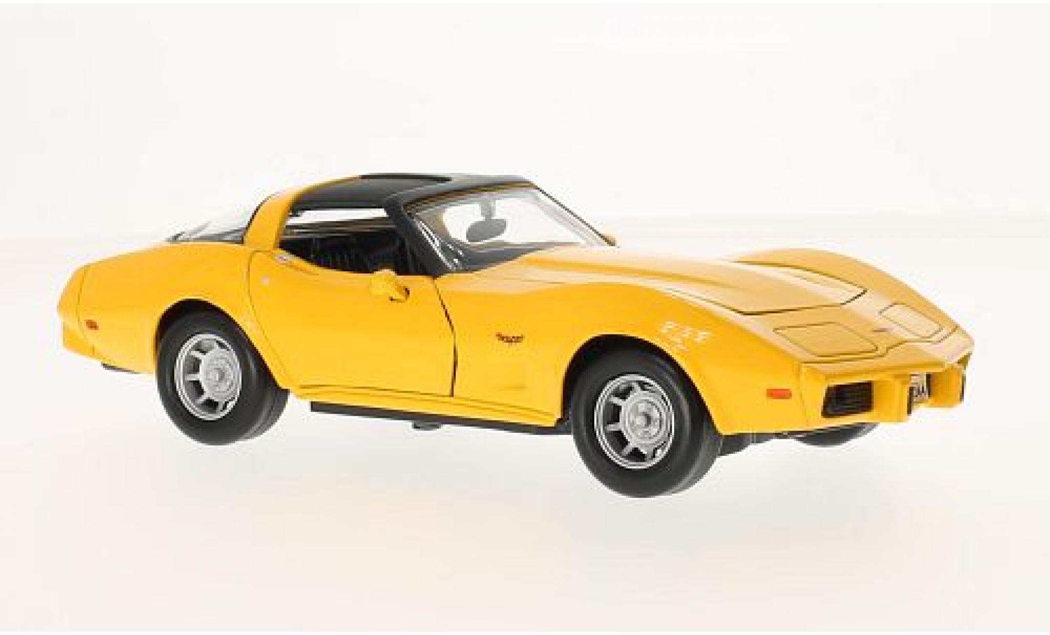 Chevrolet Corvette 1/24 Motormax (C3) geel 1:24 modelauto