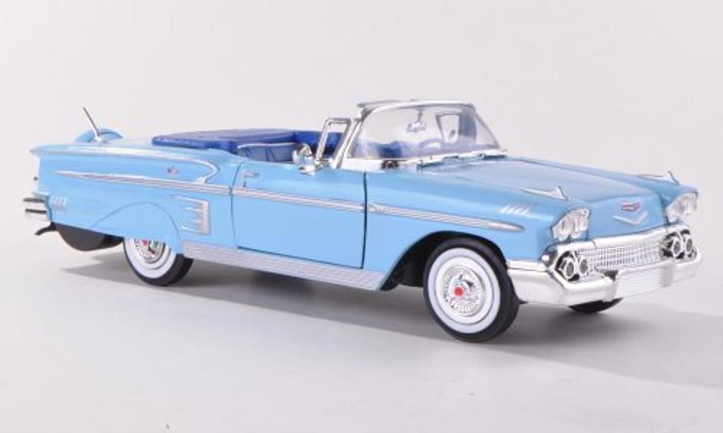 Chevrolet Impala 1/24 Motormax Cabriolet blauw 1958 modelauto