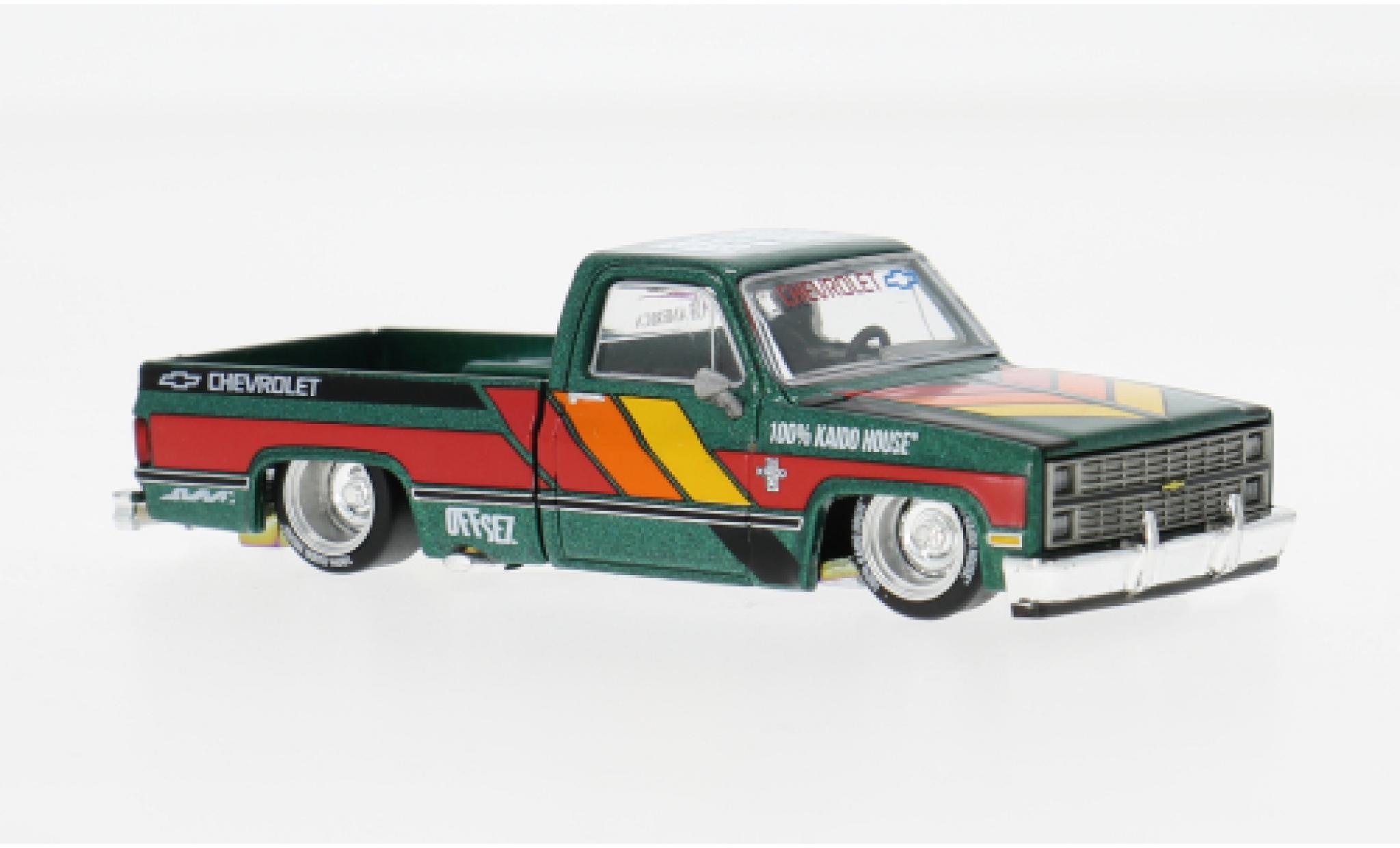Chevrolet Silverado 1/64 Mini GT Kaido Works V3 groen/Dekor 1980 1:64 modelauto