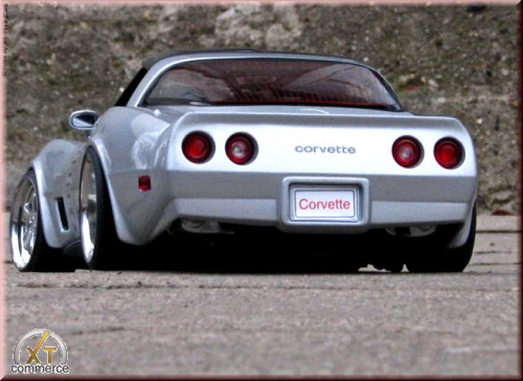 Chevrolet Corvette Coupe C3 grijs jantes alu 18 et 19 pouces 1982 1/18 Welly