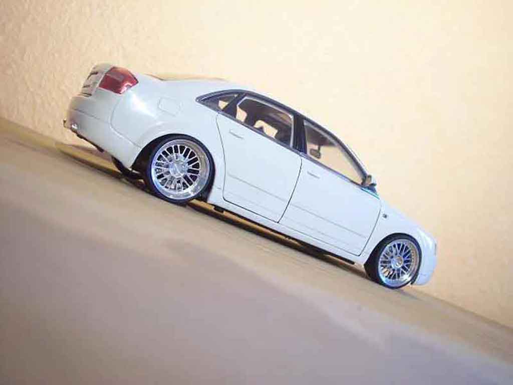 Audi A4 berline wit jantes bbs 1/18 Minichamps