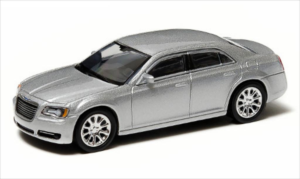 Chrysler 300C 1/64 Greenlight grijs 2013 modelauto