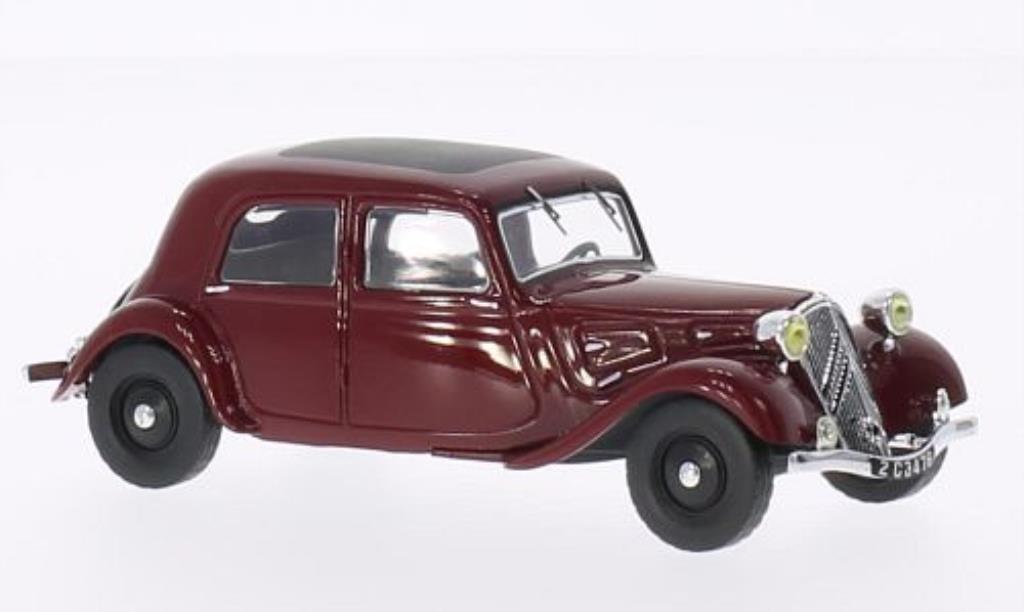 Citroen Traction 1/43 IXO 7A rood 1934 modelauto
