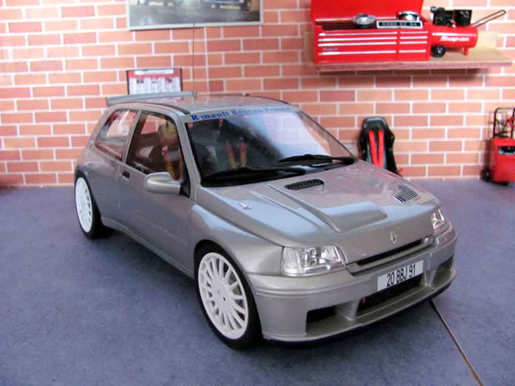 Renault Clio Maxi 1/18 Ottomobile Maxi plain body jantes oz 19 pouces modelauto