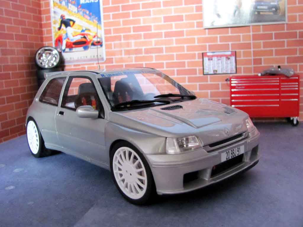 Renault Clio Maxi plain body jantes oz 19 pouces 1/18 Ottomobile