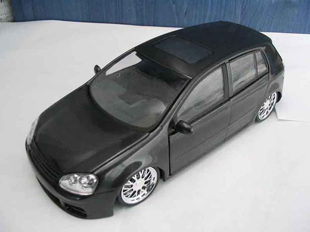 Volkswagen Golf V GTI 1/18 Burago V GTI dub zwart jantes chromees modelauto