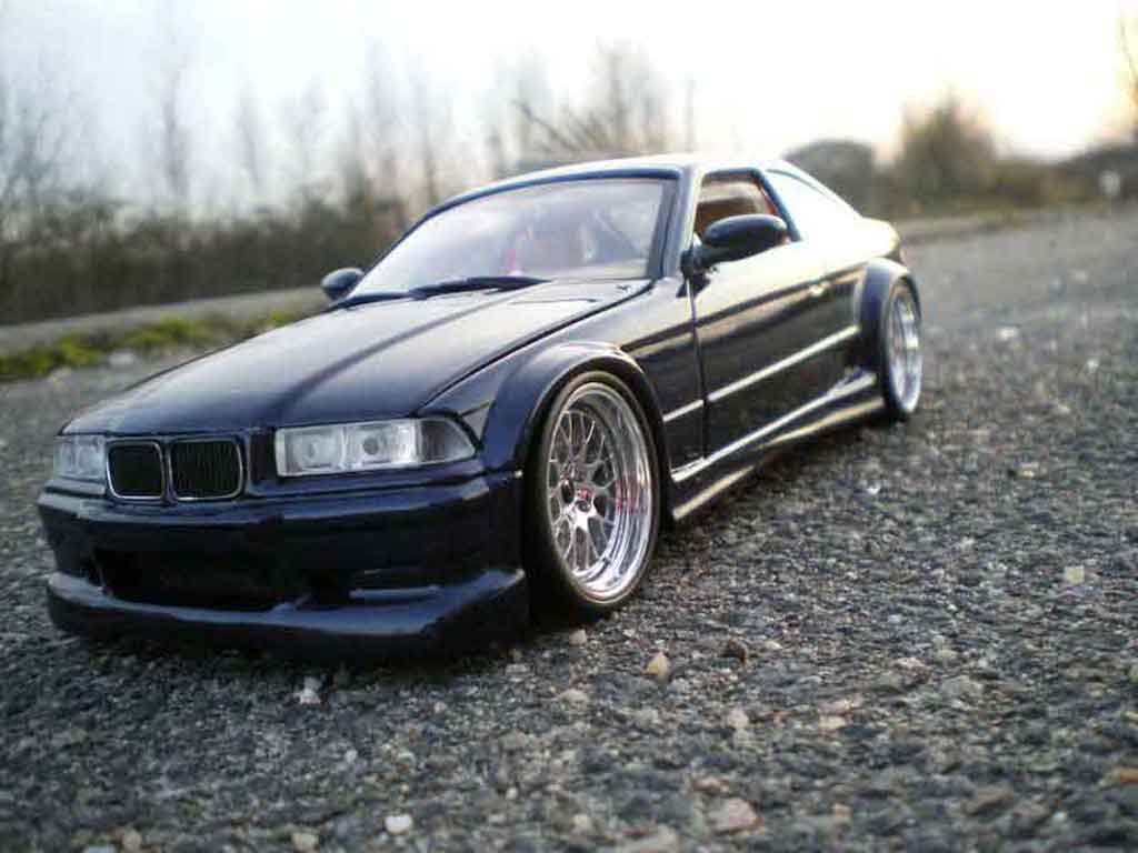 Bmw M3 coupe GTR E36 blauw jantes larges 1/18 Ut Models