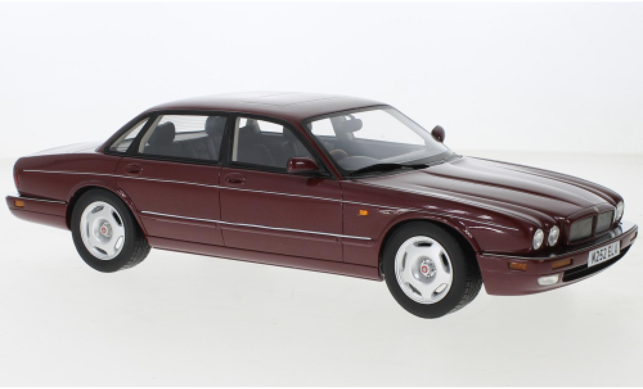 Jaguar XJ 1/18 Cult Scale Models R (X300) metallic rood RHD 1995 modelauto