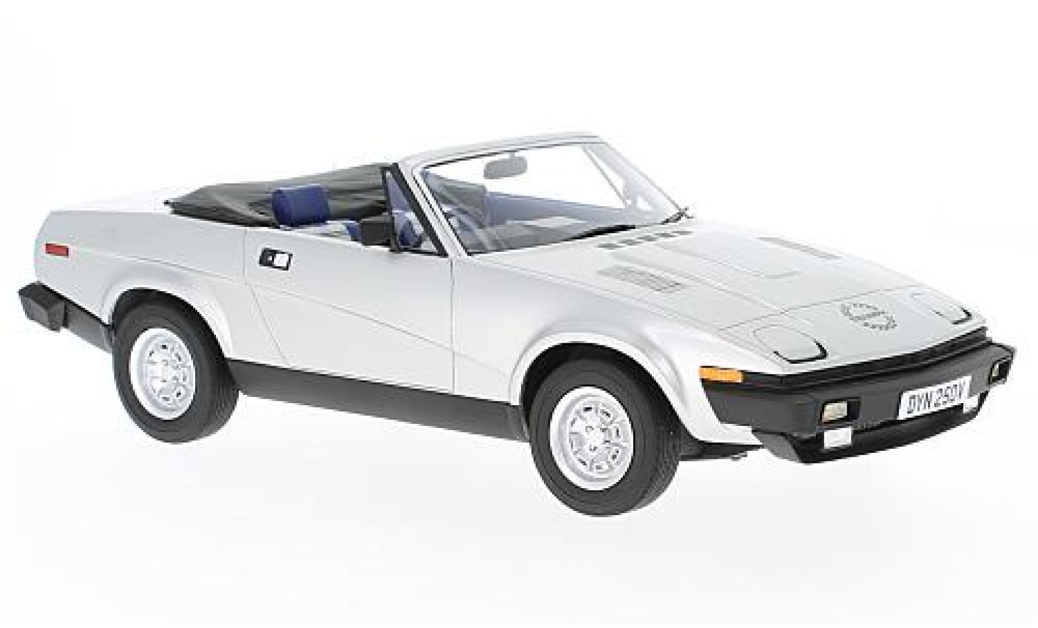 Triumph TR7 1/18 Cult Scale Models DHC d RHD 1980 modelauto