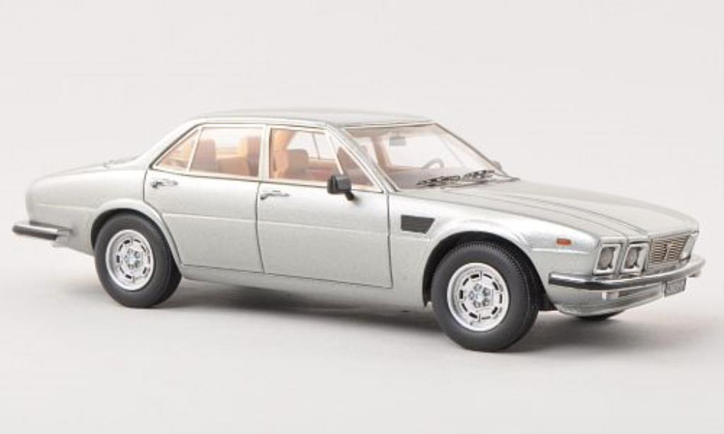 De Tomaso Deauville 1/43 Neo grijs 1978 modelauto