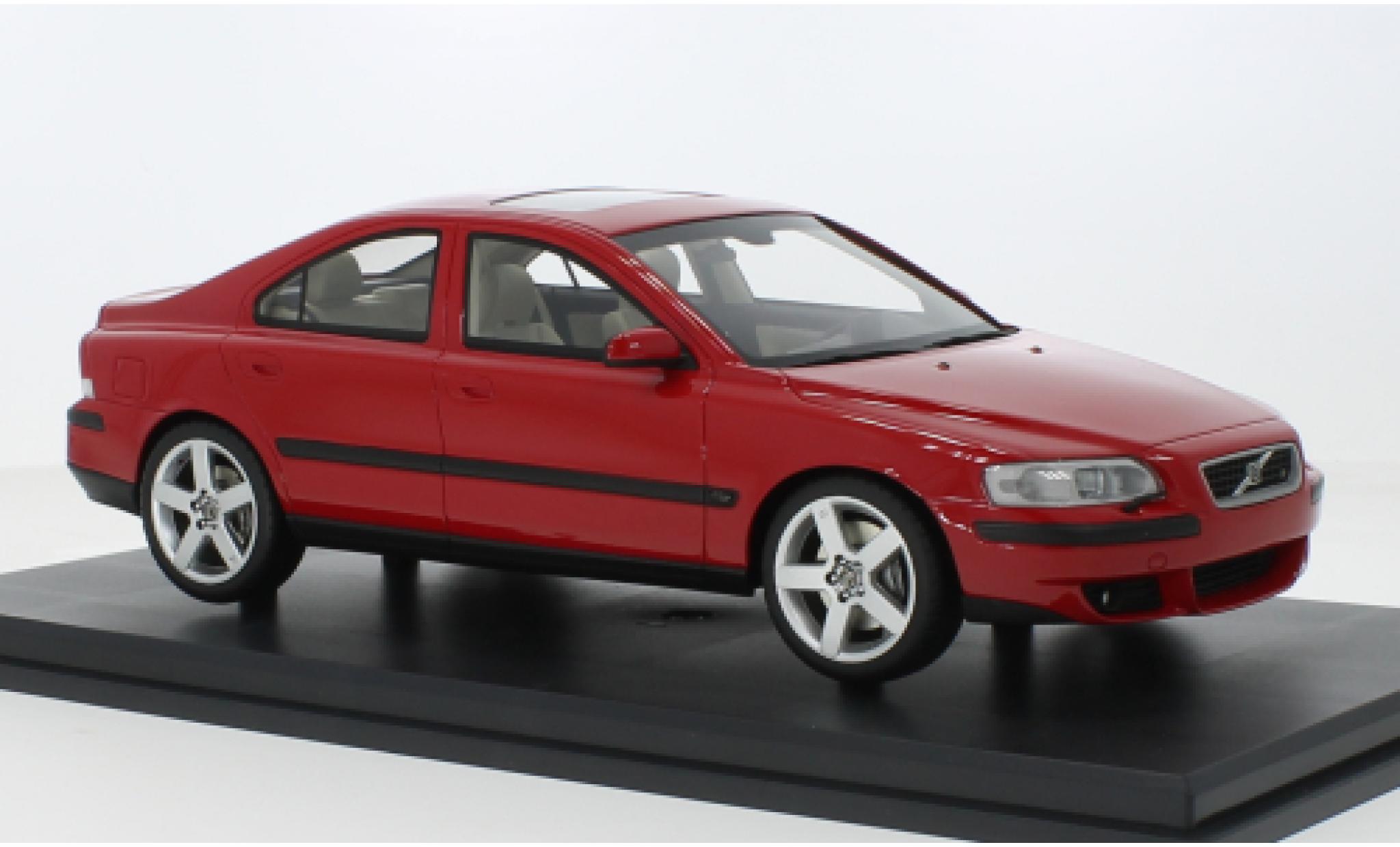Volvo S60 1/18 DNA Collectibles R rood 2003 modelauto