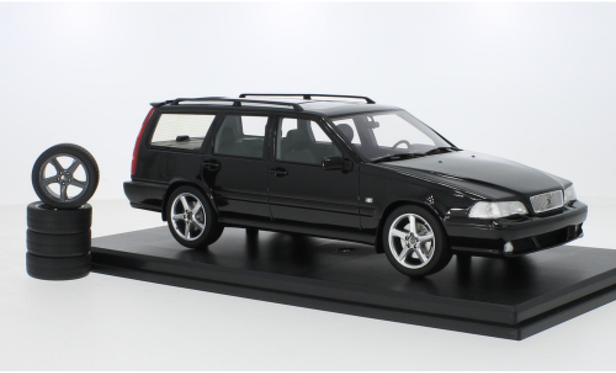Volvo V70 1/18 DNA Collectibles P80 zwart 1996 modelauto