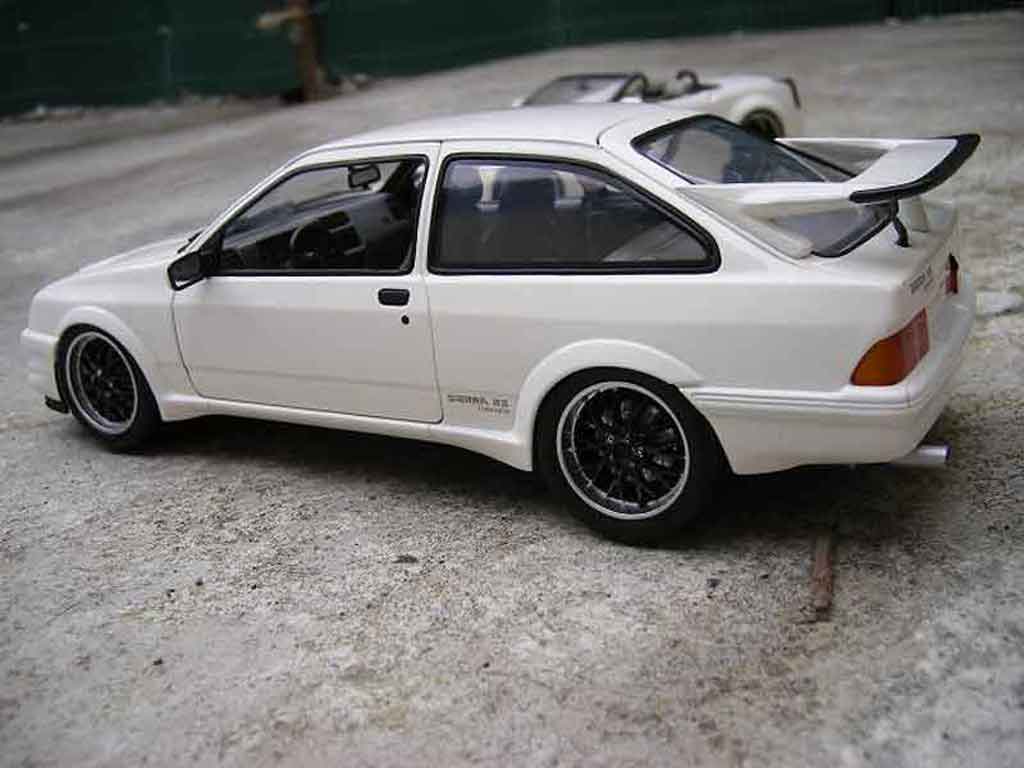 Ford Sierra Cosworth RS 1/18 Minichamps Cosworth RS tuning wit modelauto