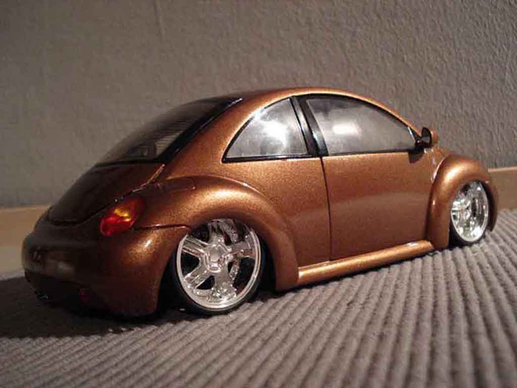 Volkswagen New Beetle Base lv up 1/18 Maisto