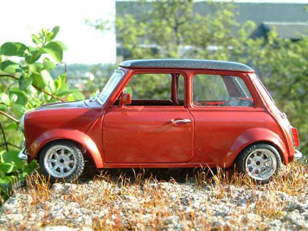 Austin Mini cooper racing 1/18 Burago