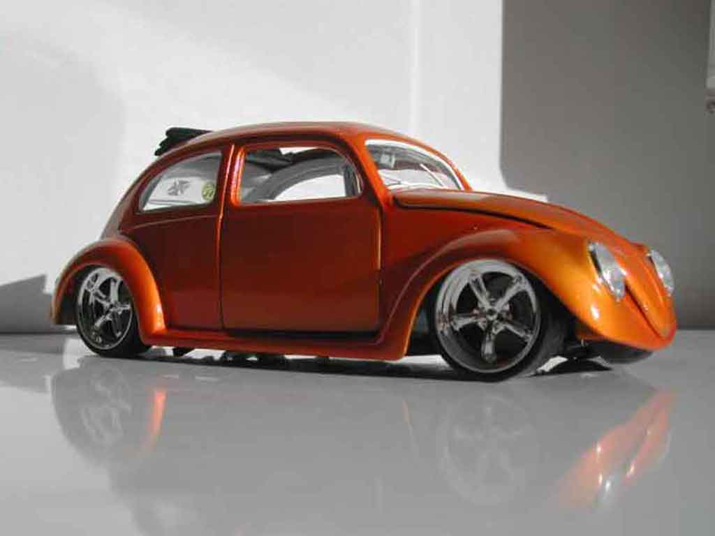 Volkswagen Kafer 1/18 Burago ovale custom modelauto
