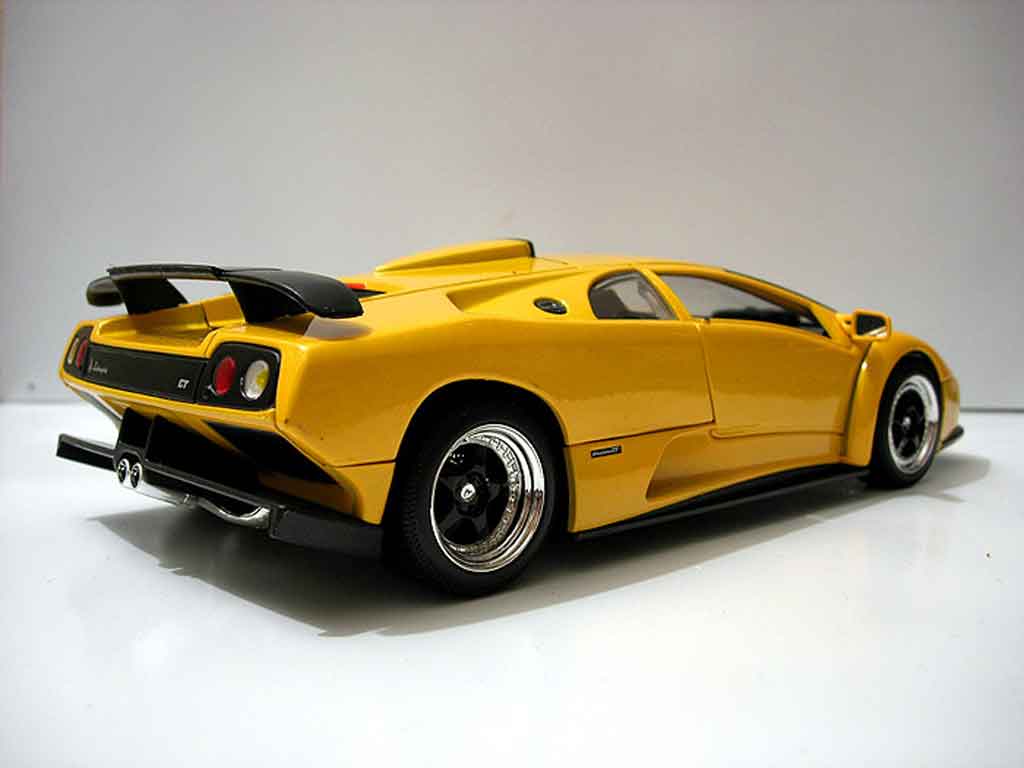 Lamborghini Diablo GT 1/18 Motormax GT geel modelauto
