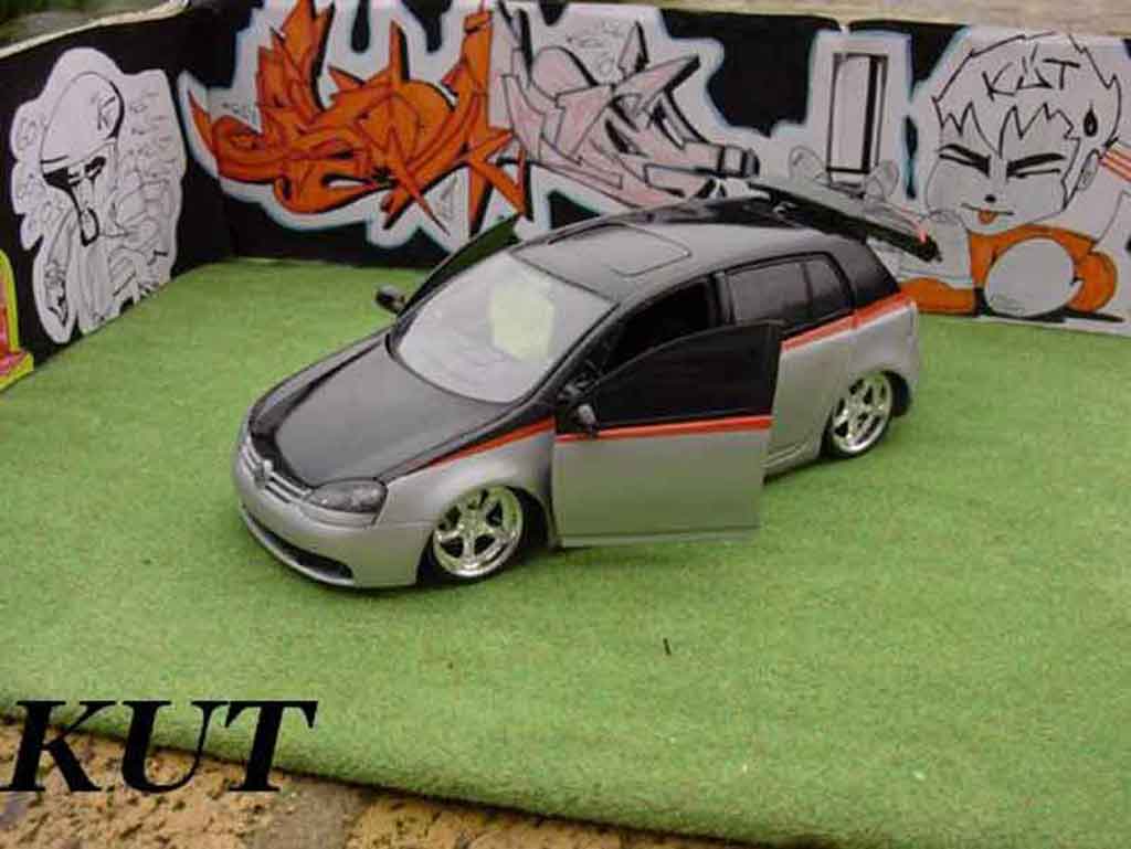 Volkswagen Golf V GTI 1/18 Burago V GTI suspensions pneumatiques modelauto