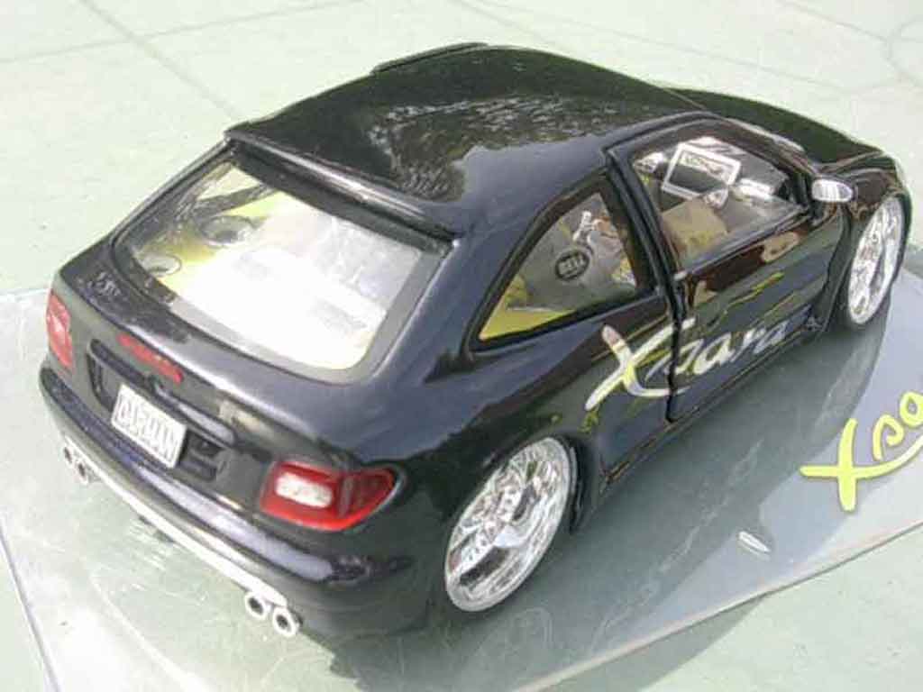Citroen Xsara tuning zwart 1/18 Solido