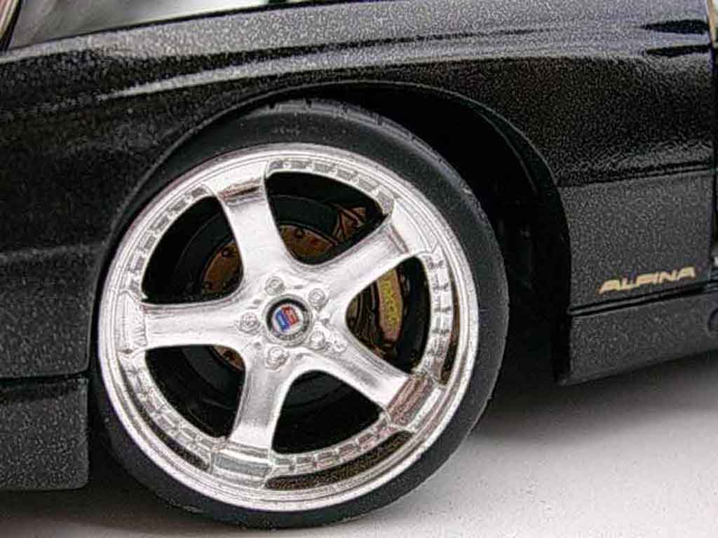 Bmw 850 ci e31 zwart (z8 alpina) 1/18 Revell