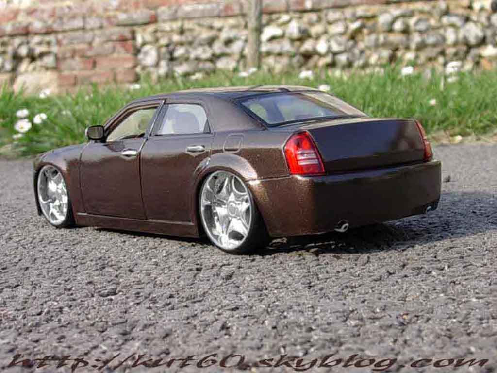 Chrysler 300C special edition show car louis vuitton 1/18 Maisto