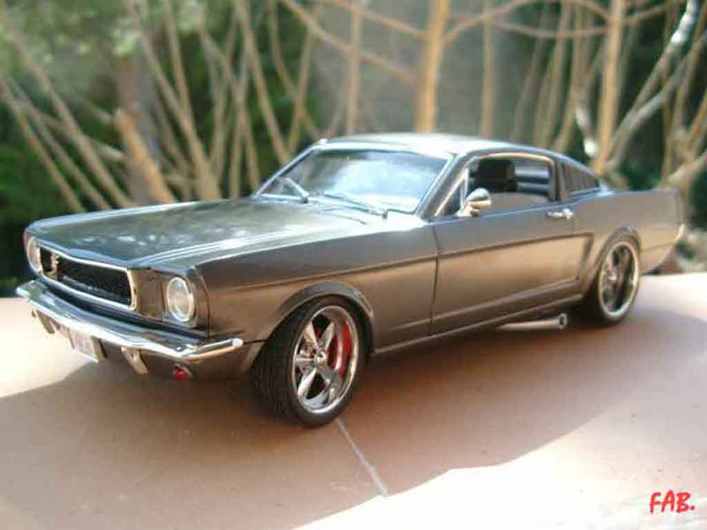 Ford Mustang Fastback coupe 1/18 Jouef