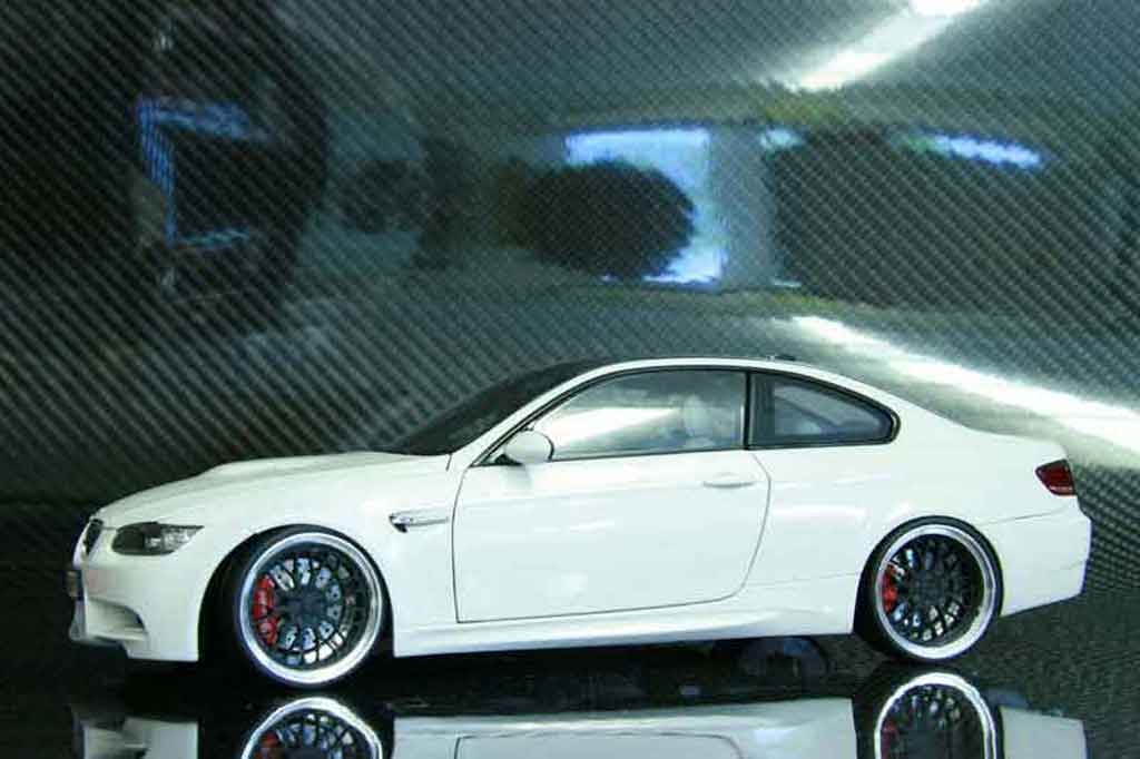 Bmw M3 coupe E92 alpine wit carbone 1/18 Kyosho