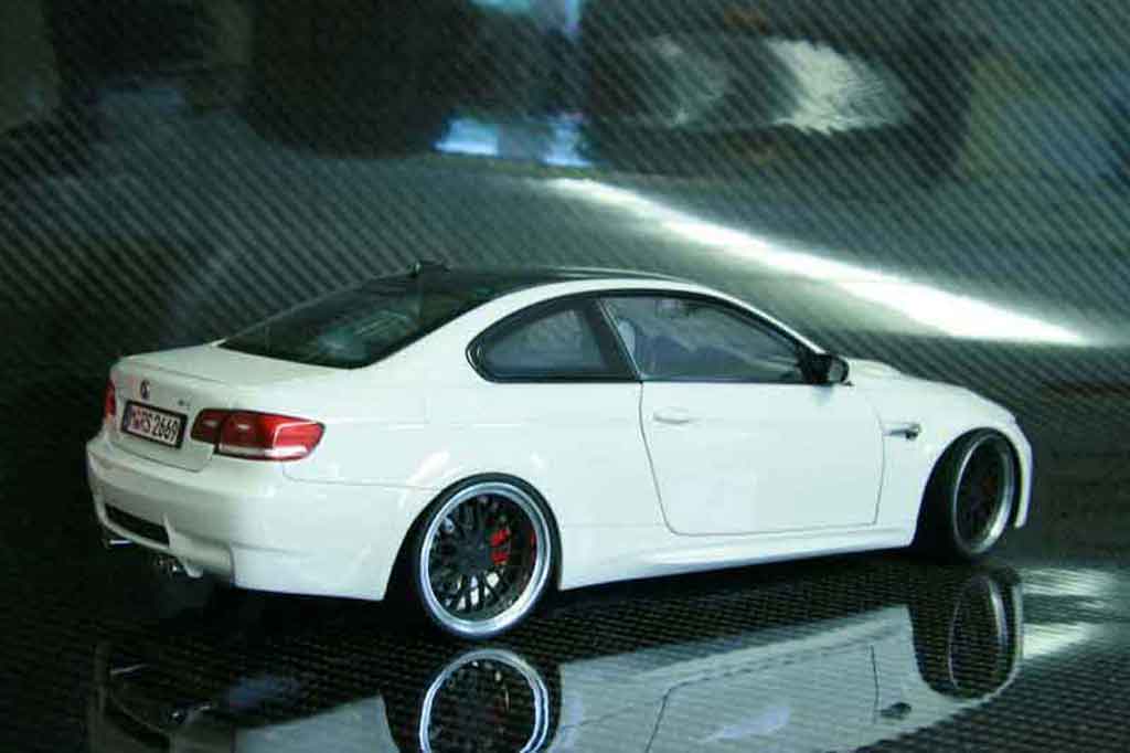 Bmw M3 coupe E92 alpine wit carbone 1/18 Kyosho