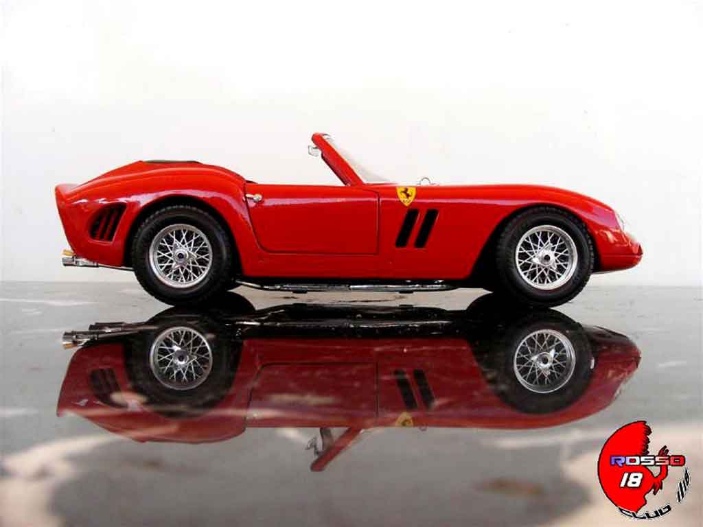 Ferrari 250 TR 1/18 Burago TR cabriolet rood modelauto