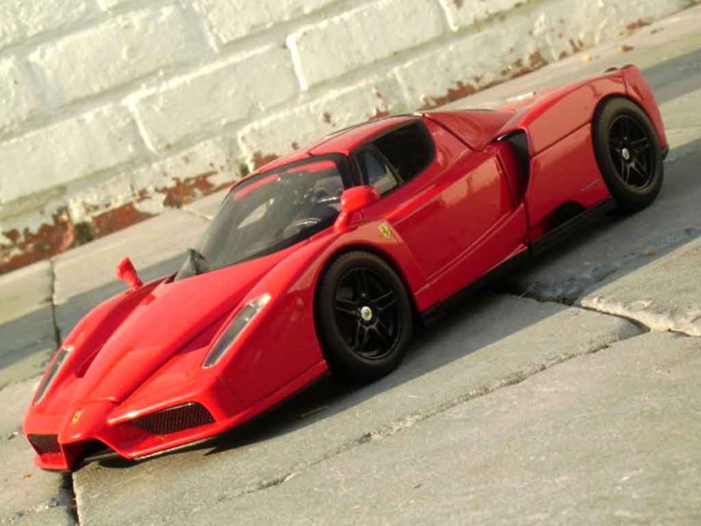 Ferrari Enzo Coupe rood jantes zwarts 1/18 Hot Wheels