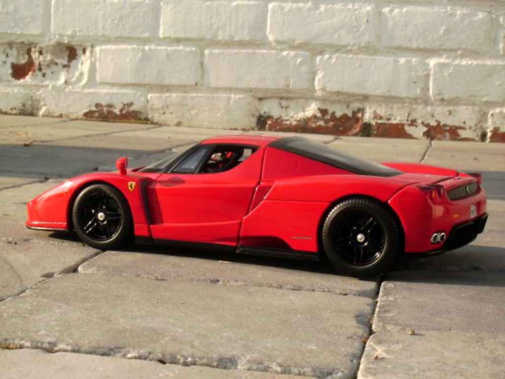 Ferrari Enzo Coupe rood jantes zwarts 1/18 Hot Wheels