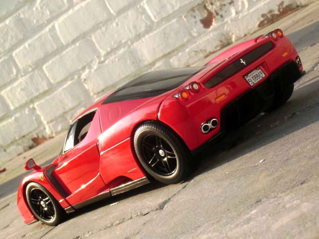 Ferrari Enzo Coupe rood jantes zwarts 1/18 Hot Wheels