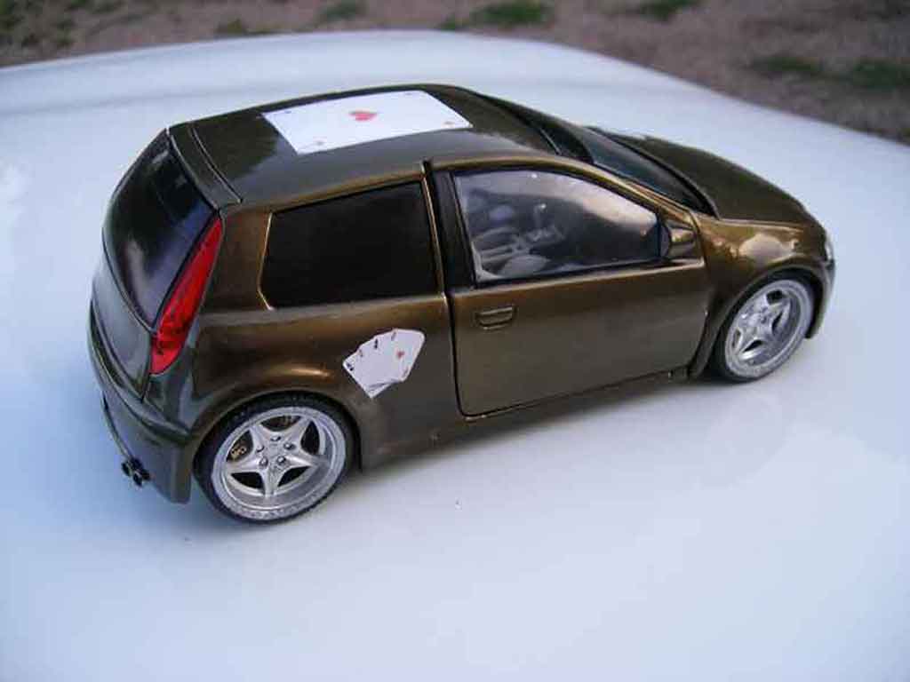 Fiat Punto GT 1/18 Ricko