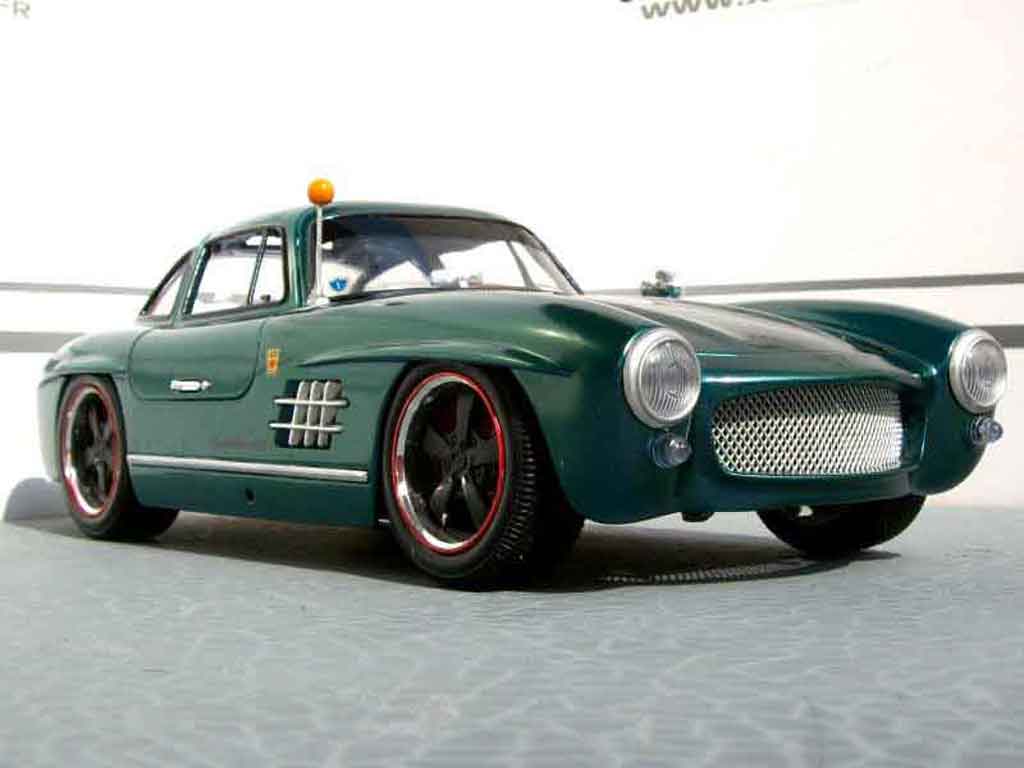 Mercedes 300 SL 1/18 Burago SL urban hot rod modelauto