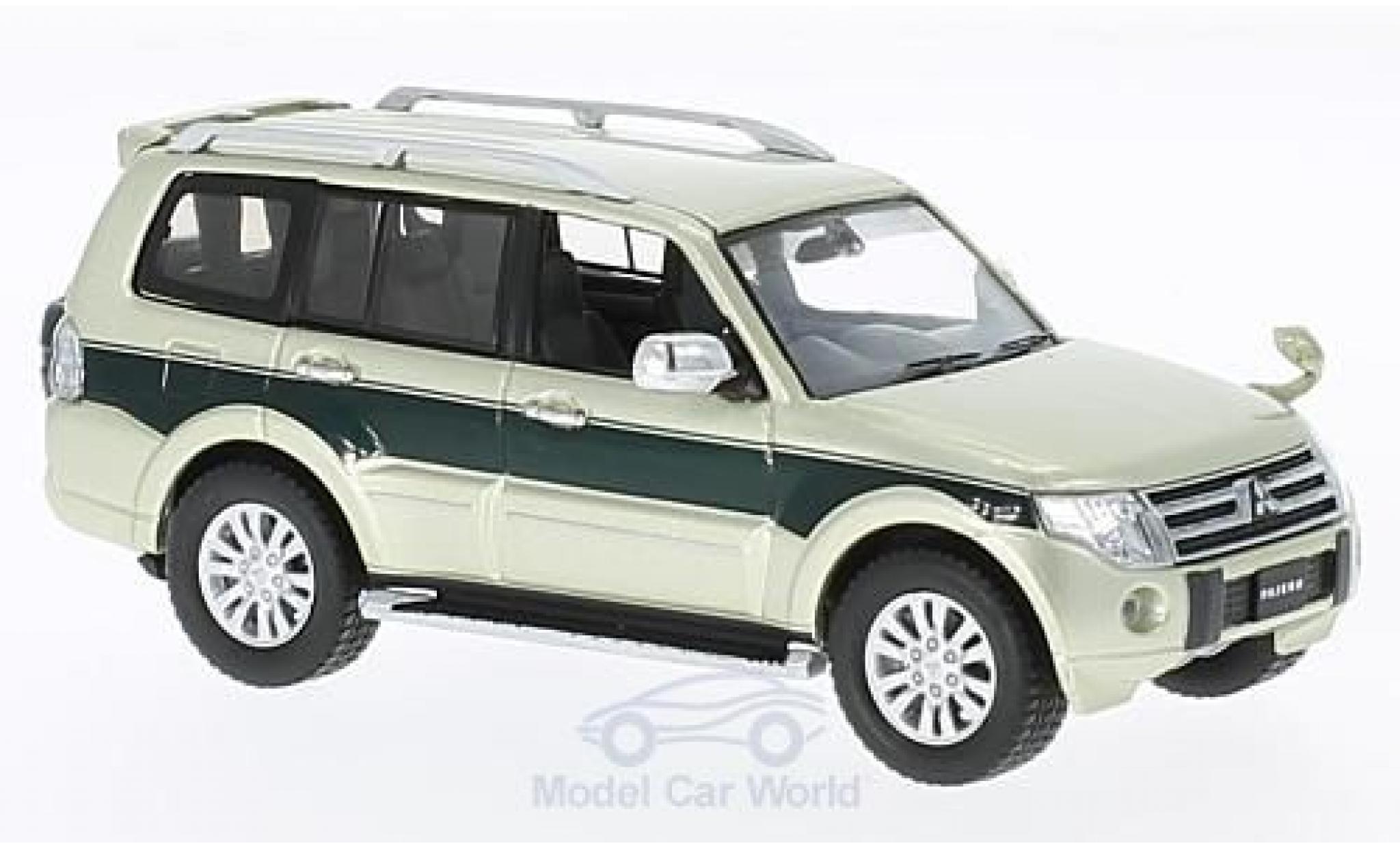 Mitsubishi Pajero 1/43 First 43 Models 4WD metallic groen/groen RHD 2010 modelauto
