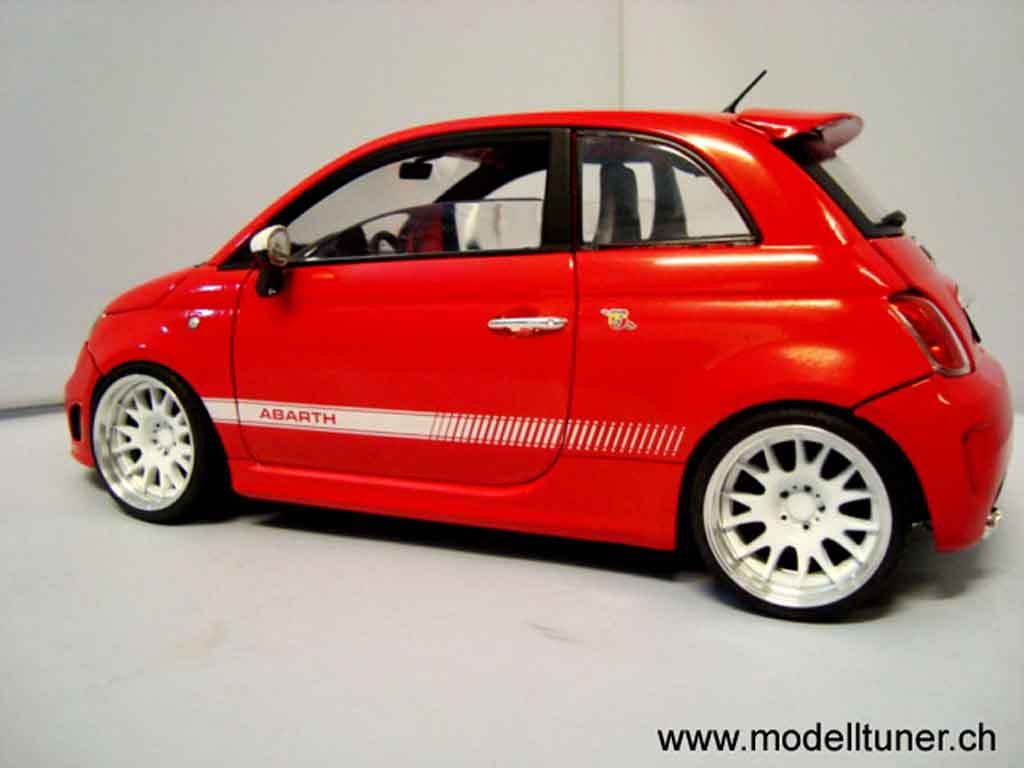 Fiat 500 Abarth rood 2007 1/18 Mondo Motors