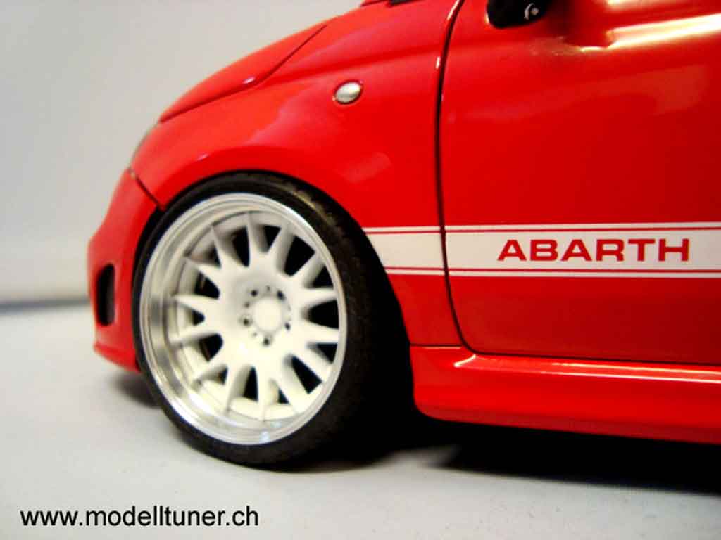 Fiat 500 Abarth rood 2007 1/18 Mondo Motors