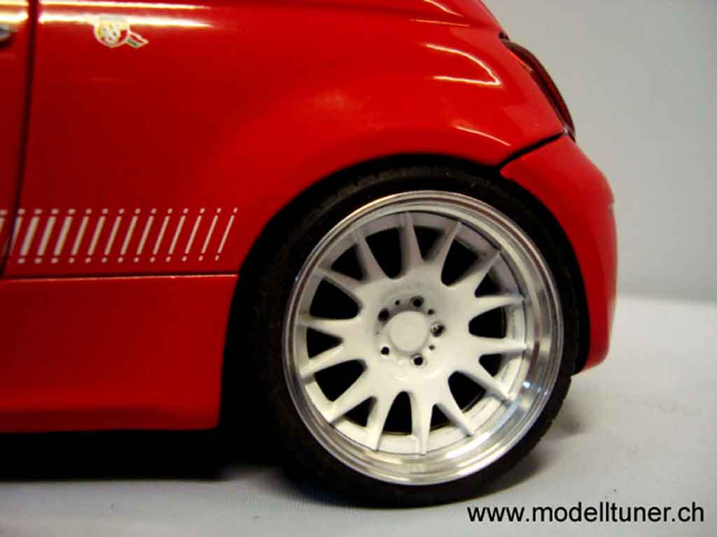 Fiat 500 Abarth rood 2007 1/18 Mondo Motors