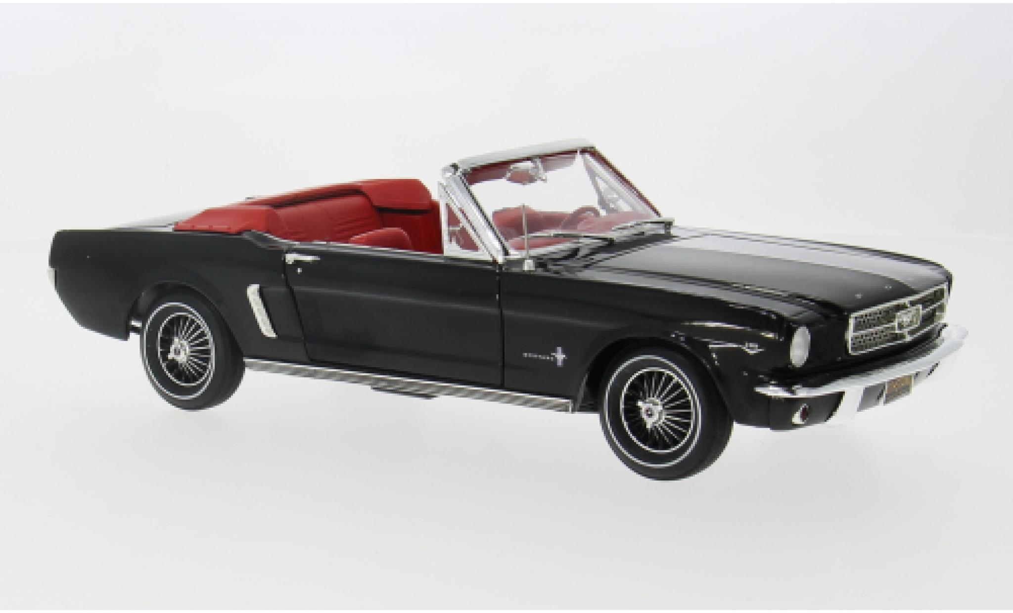 Ford Mustang 1/18 Auto World Conver zwart 1:18 modelauto