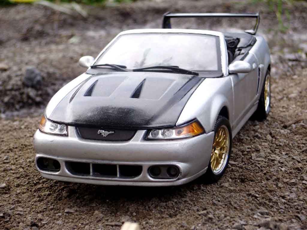 Ford Mustang 2000 1/18 Maisto 2000 svt cobra cabriolet modelauto