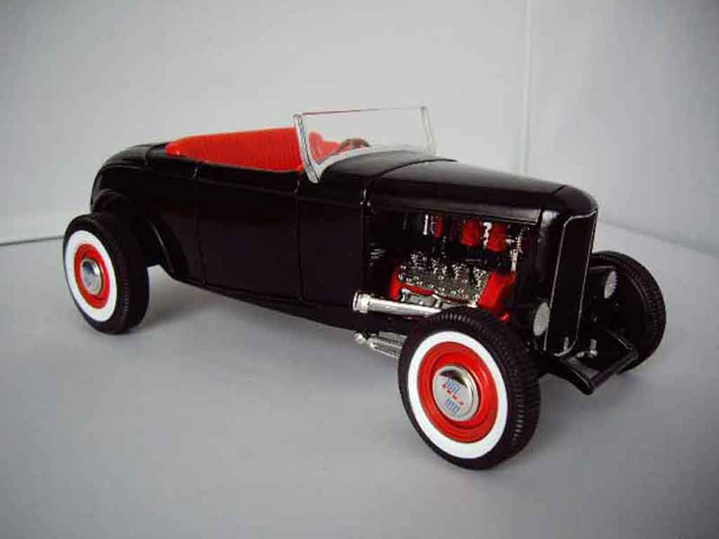 Ford 1932 1/18 Hot Wheels roadster hot rod modelauto