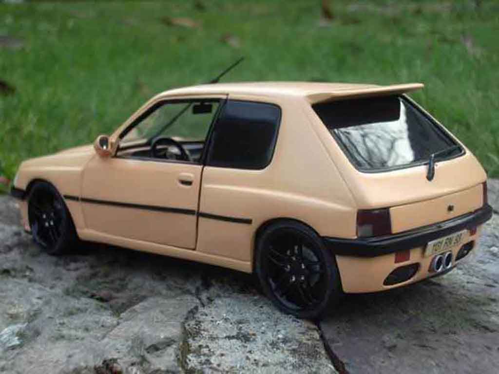 Peugeot 205 GTI Auto Tuning 93 abricot 1/18 Solido